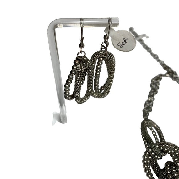 New with Tags Silver Large Chain Link Chocker w/ extension Necklace & Earrings - Picture 8 of 10